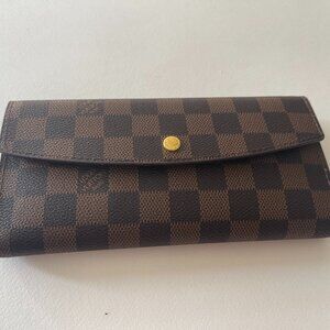 Lv Wallet Read description